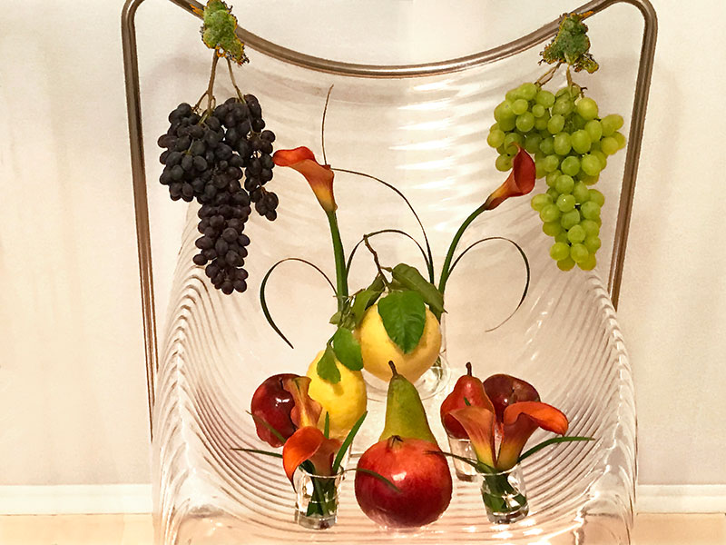 hanging grapes, lillies, sofreh display