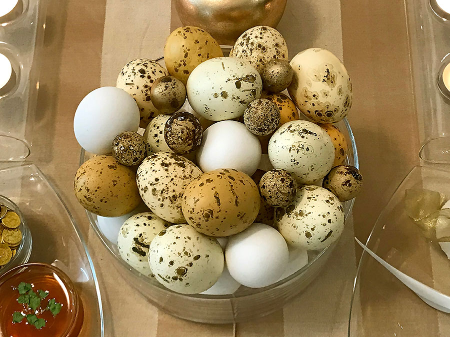 sofreh with decorated eggs